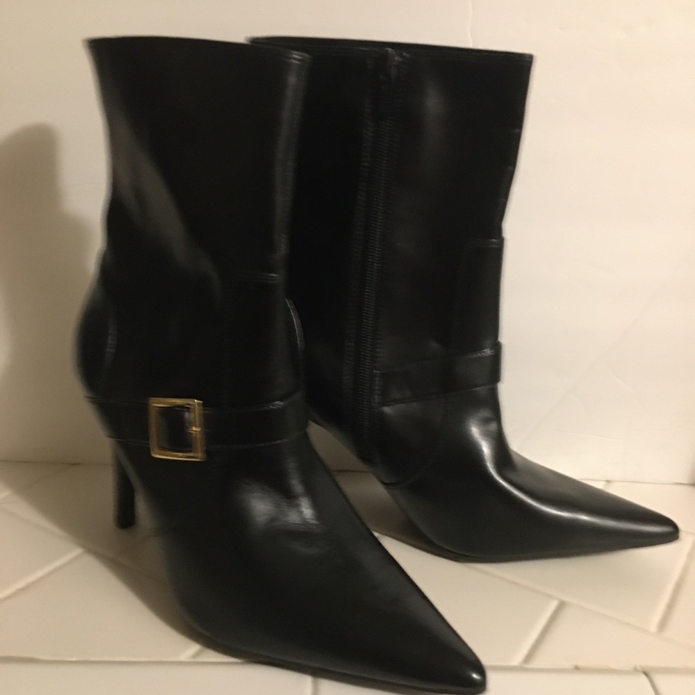 Chaps zipper Booties Size 10